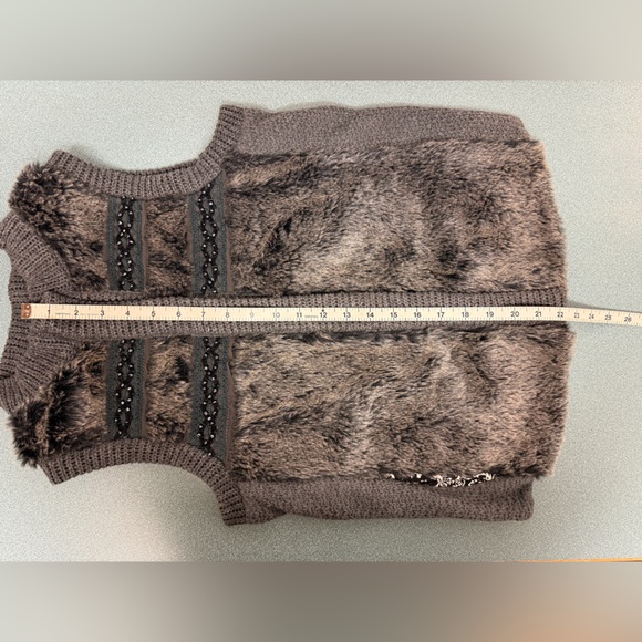Miss Me ❗️Faux Fur Knit Sweater Vest with Pockets Women’s Medium Gray - Picture 12 of 12